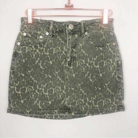 American Eagle Outfitters Dresses & Skirts - AMERICAN EAGLE | Green Leopard Next Level Stretch Denim Mini Skirt Women’s 0